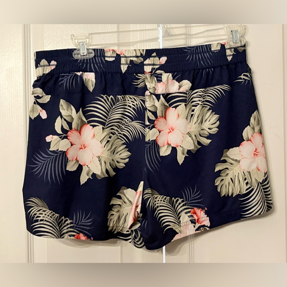 Tommy Bahama Navy Floral Women's Athletic Shorts, size small